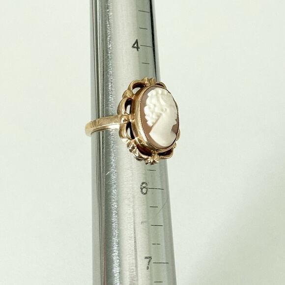 Vintage 10K Yellow Gold Genuine Cameo Shell Hand Carved Ladies Band Ring Size 5 - Picture 14 of 16
